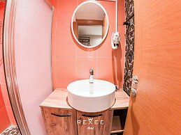 Rexee Hotel