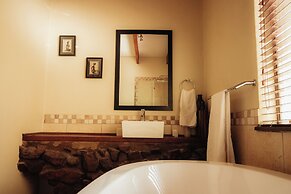 Blue Hills Lodge & Conference Centre