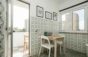 Lisbon - Low Cost - Airport - Subway