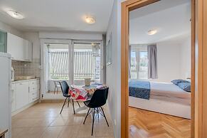 Charming Apartment With Balcony With the sea View