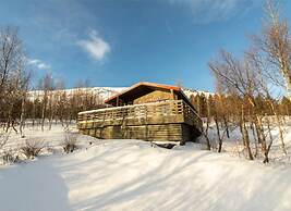 Traditional Cottage with Jacuzzi andLake