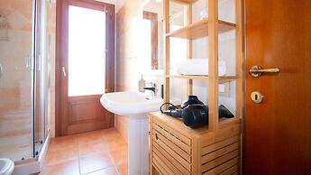 Su Pasiu in Cabras With 1 Bedrooms and 1 Bathrooms