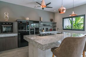 Villa Batik - Stylish 3BR Villa