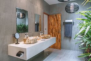 Villa Batik - Stylish 3BR Villa