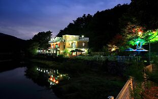 Yangpyeong Sky&lake pet Friendly Pension