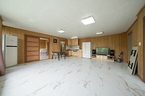 Yangpyeong Sky&lake pet Friendly Pension