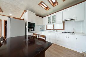 Yangpyeong Sky&lake pet Friendly Pension