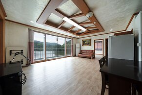 Yangpyeong Sky&lake pet Friendly Pension