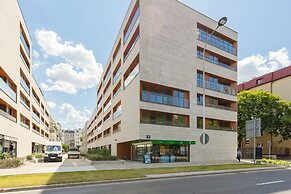 Deluxe Apartment by Renters