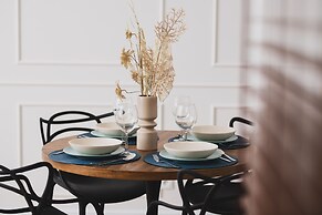 Deluxe Apartment by Renters