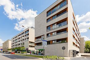 Deluxe Apartment by Renters