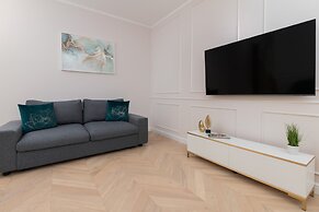 Deluxe Apartment by Renters