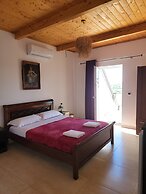 Lahuta e Vjetër Agroturizëm