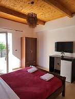 Lahuta e Vjetër Agroturizëm