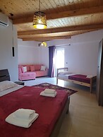 Lahuta e Vjetër Agroturizëm