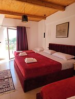 Lahuta e Vjetër Agroturizëm