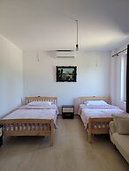 Lahuta e Vjetër Agroturizëm