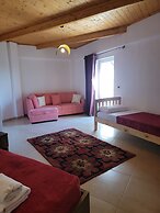 Lahuta e Vjetër Agroturizëm