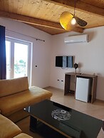 Lahuta e Vjetër Agroturizëm