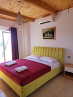 Lahuta e Vjetër Agroturizëm