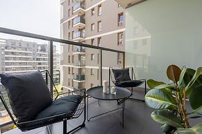 Kasprzaka 31A by Renters Prestige