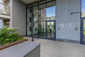 Kasprzaka 31A by Renters Prestige