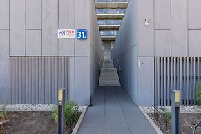 Kasprzaka 31A by Renters Prestige