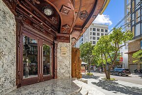 Monalisa Luxury Hotel