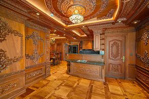 Monalisa Luxury Hotel