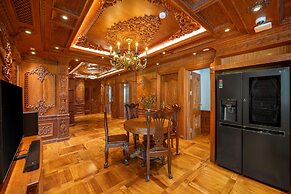 Monalisa Luxury Hotel