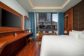 Monalisa Luxury Hotel