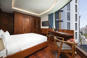 Monalisa Luxury Hotel