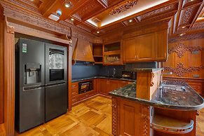 Monalisa Luxury Hotel