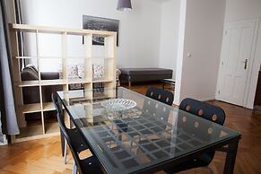 Spacious 2 Bedroom Apartment With Nice Terrace