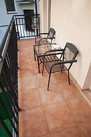 Spacious 2 Bedroom Apartment With Nice Terrace