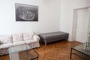 Spacious 2 Bedroom Apartment With Nice Terrace