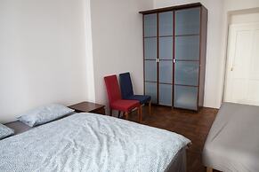 Spacious 2 Bedroom Apartment With Nice Terrace