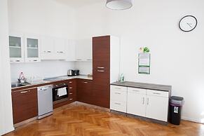 Spacious 2 Bedroom Apartment With Nice Terrace