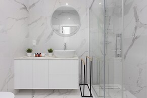 Art Deco Apartment by Renters Prestige