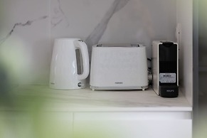 Art Deco Apartment by Renters Prestige