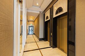 Art Deco Apartment by Renters Prestige