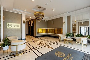 Art Deco Apartment by Renters Prestige