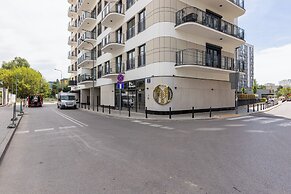 Art Deco Apartment by Renters Prestige