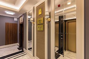 Art Deco Apartment by Renters Prestige