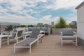 Art Deco Apartment by Renters Prestige