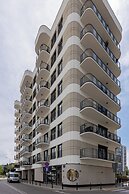 Art Deco Apartment by Renters Prestige