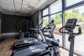 Art Deco Apartment by Renters Prestige