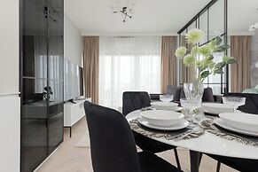 Art Deco Apartment by Renters Prestige