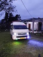 EXPRESS O 92070 Mando Homestay Syariah Near KANTOR LURAH Bukik Apik Pu