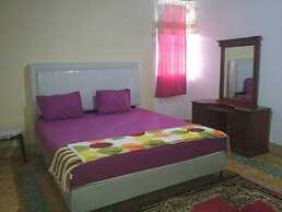 EXPRESS O 92070 Mando Homestay Syariah Near KANTOR LURAH Bukik Apik Pu